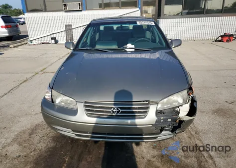 1998 Toyota Camry Ce из США, поврежденный, VIN 4T1BF28K8WU049601